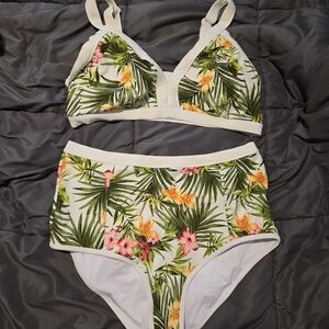 Forever 21+ Plus Size Tropical Floral Bikini Set Size 2X